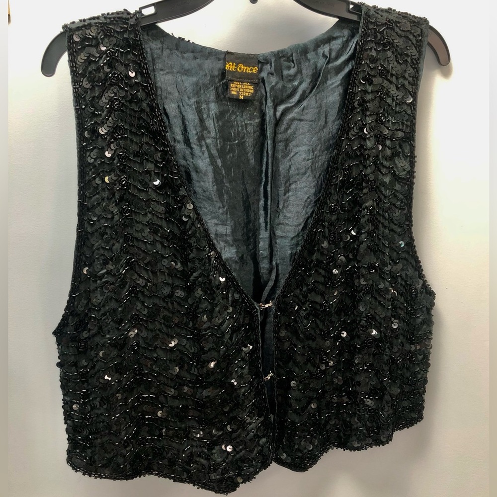 Black Sequin Beaded Vest! Silk! Vintage! Medium! Hook-n-eye front closure!